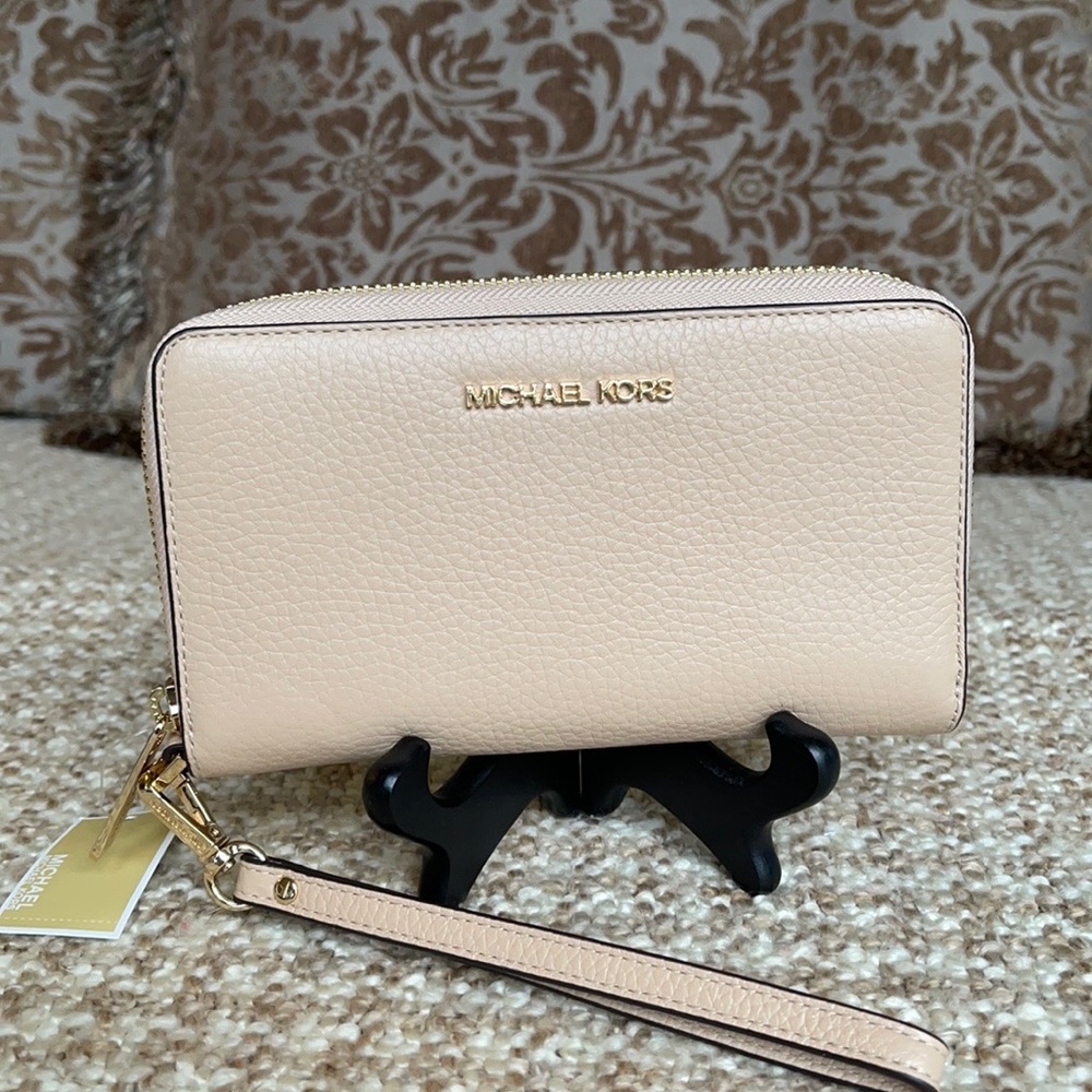 Michael Kors Jet Set Travel LG Flat MF Phone Case - Picture 14 of 16